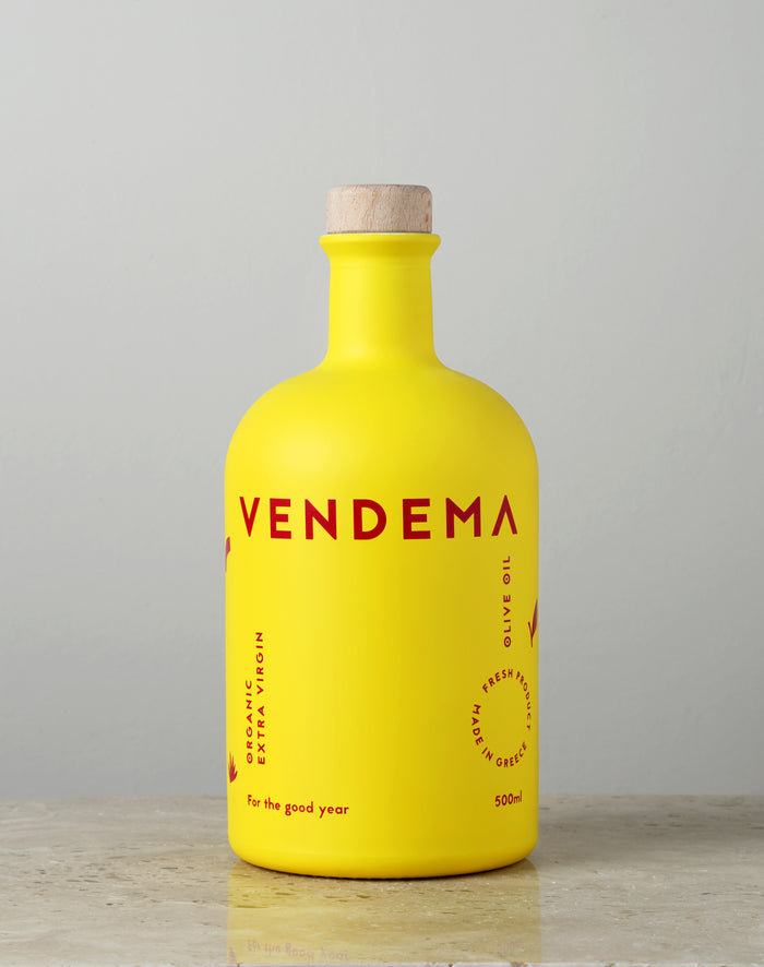 Front Side of Vendema Organic Extra Virgin Olive Oil Bottle.